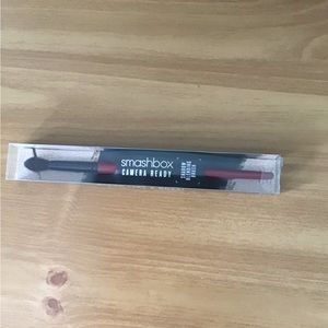 Smashbox Camera Ready Shadow Blending Brush.